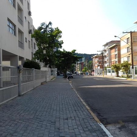 A 250M Da Praia Da Enseada Guarujá Exterior foto